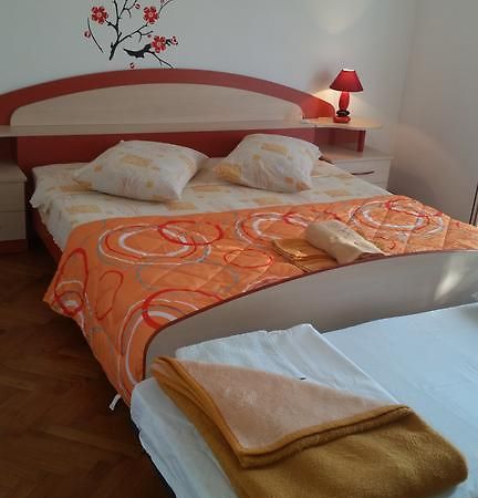Apartment Valeria Lopar Esterno foto