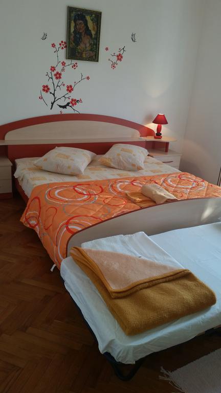 Apartment Valeria Lopar Esterno foto