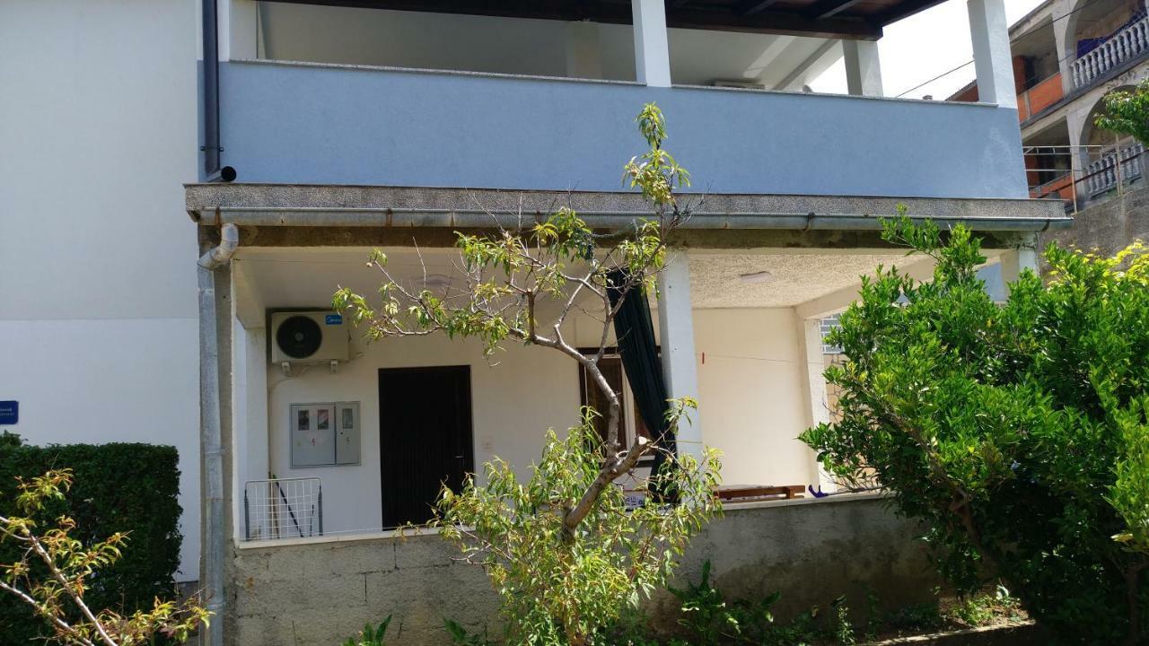 Apartment Valeria Lopar Esterno foto
