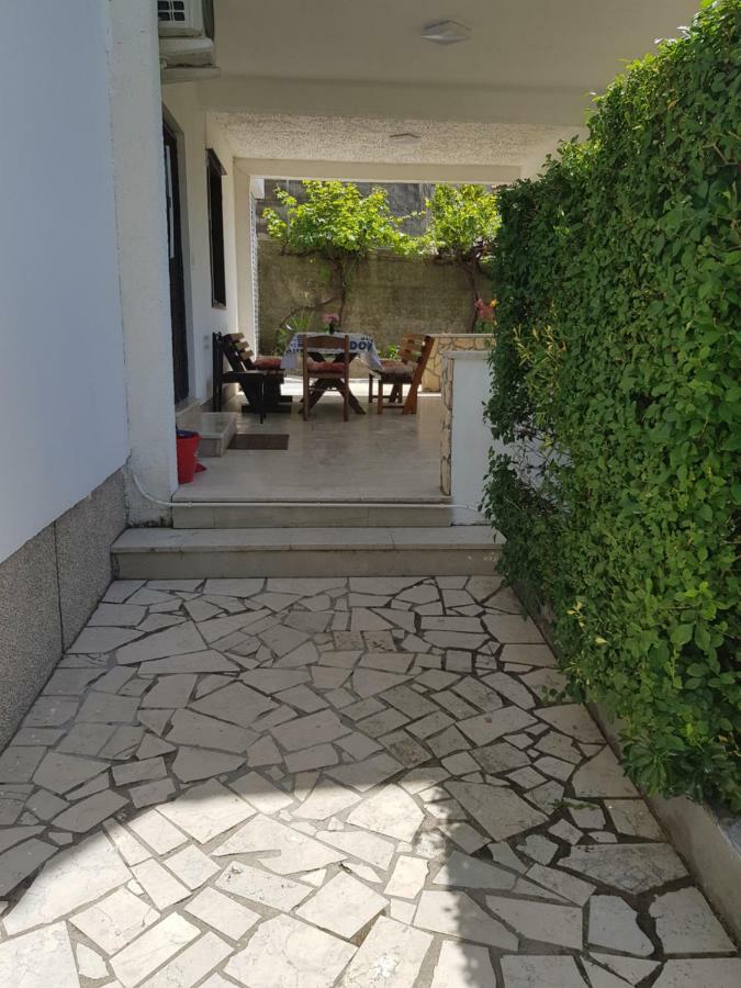 Apartment Valeria Lopar Esterno foto