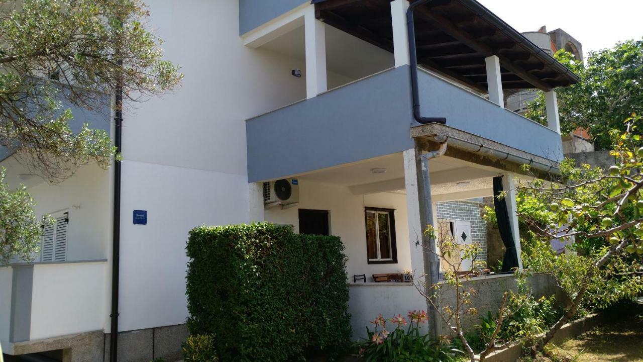 Apartment Valeria Lopar Esterno foto